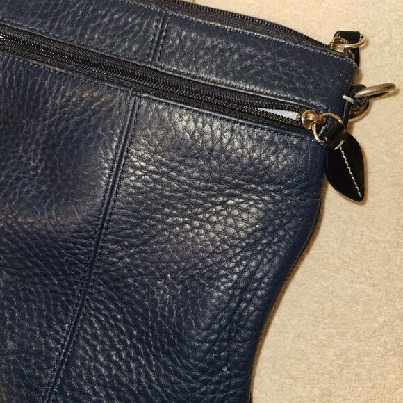COACH 42206 Penelope Navy Pebbled Leather Crossbody - Picture 4 of 10